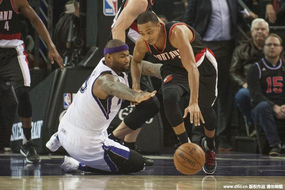 更是对他职 更是对他职