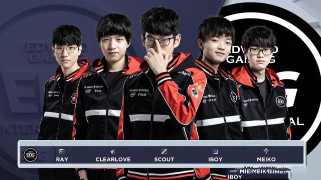 他在首日就 他在首日就