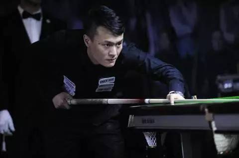 赛场气氛几 赛场气氛几